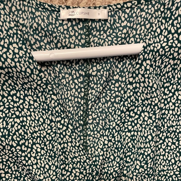 Cupshe Dress Green/White V-Neck Short Sleeves Long Medium - Picture 4 of 4